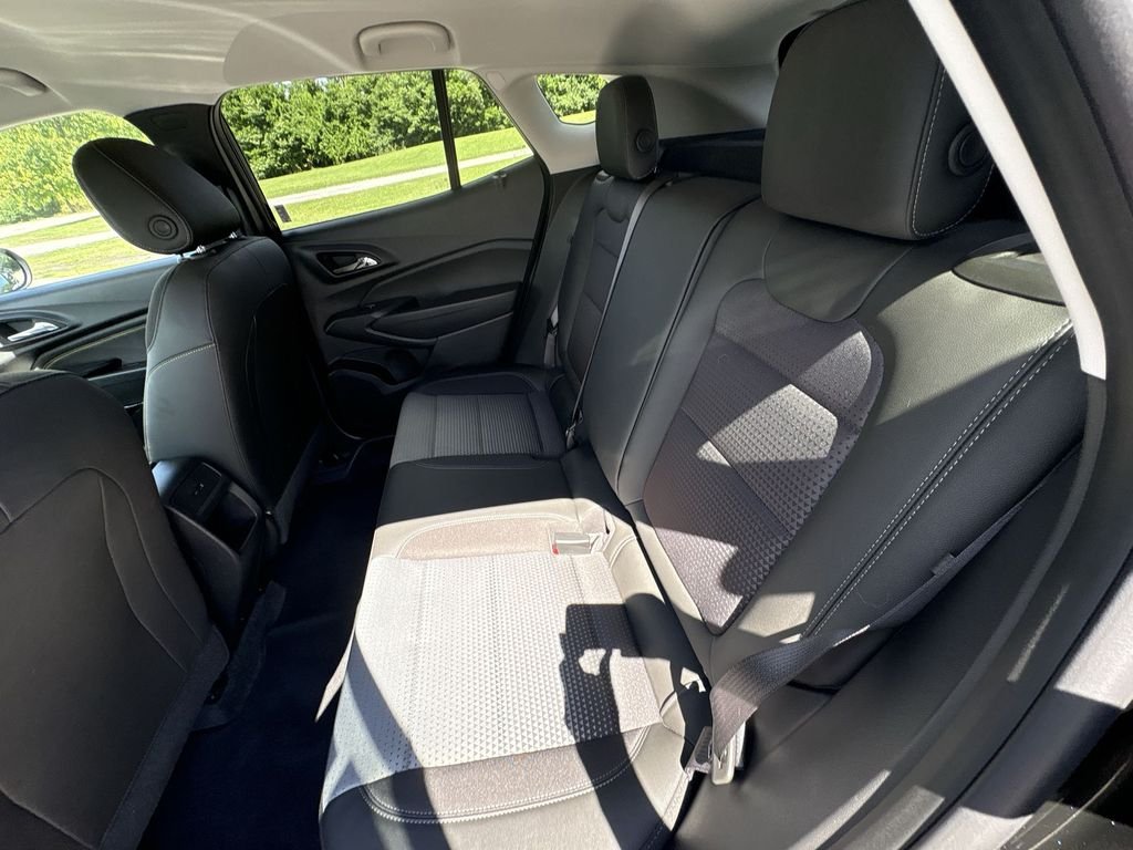 Used 2025 Black Chevrolet LT image 21