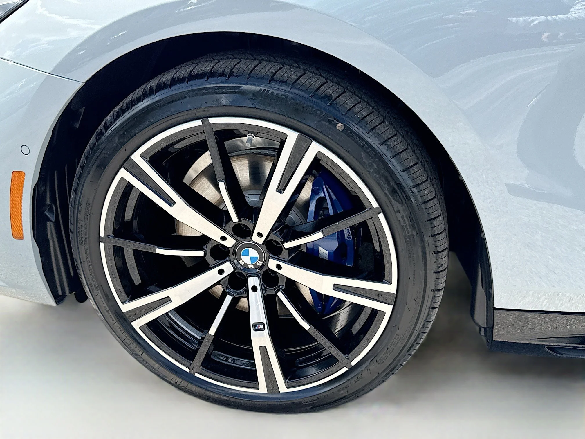 New 2027 Brooklyn Grey Metallic BMW 530i xDrive image 42