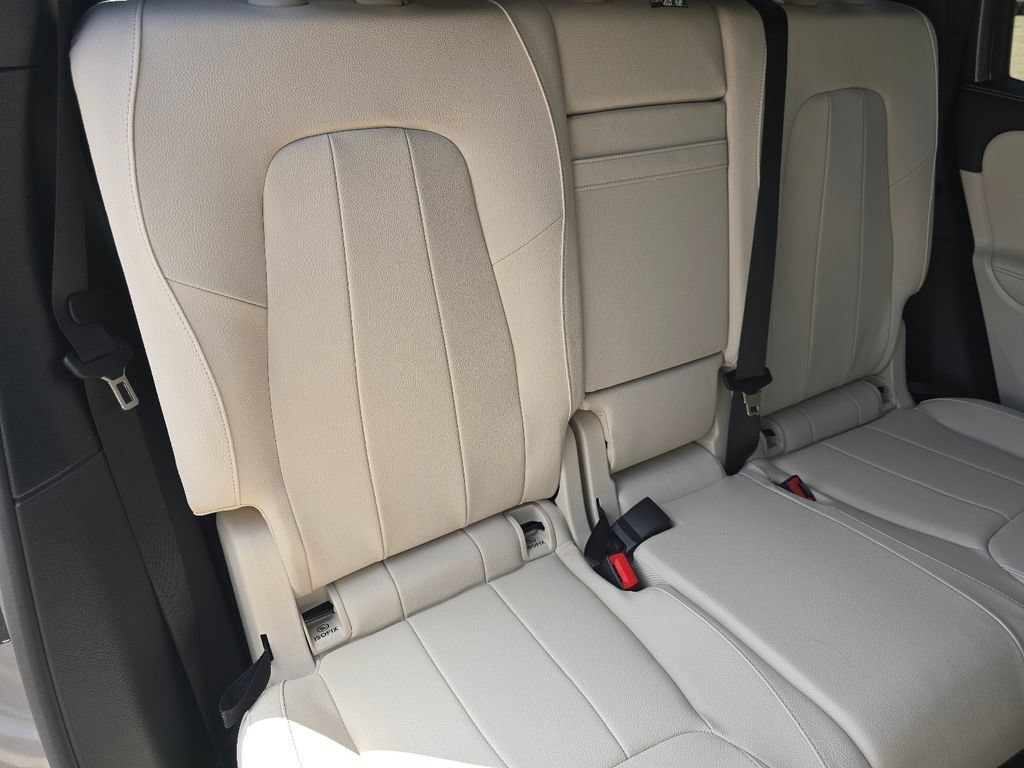 New 2026 Mountain Grey Metallic Mercedes-Benz GLB 250 image 59