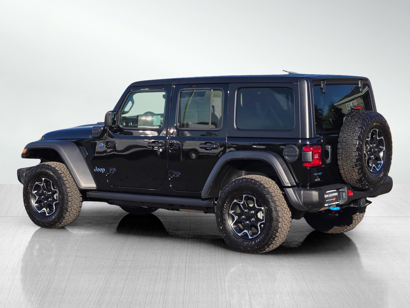 Certified Used 2023 Black Clearcoat Jeep Rubicon image 8