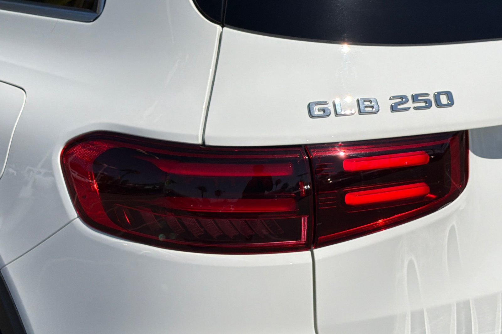 Used 2024 White Mercedes-Benz GLB 250 image 14