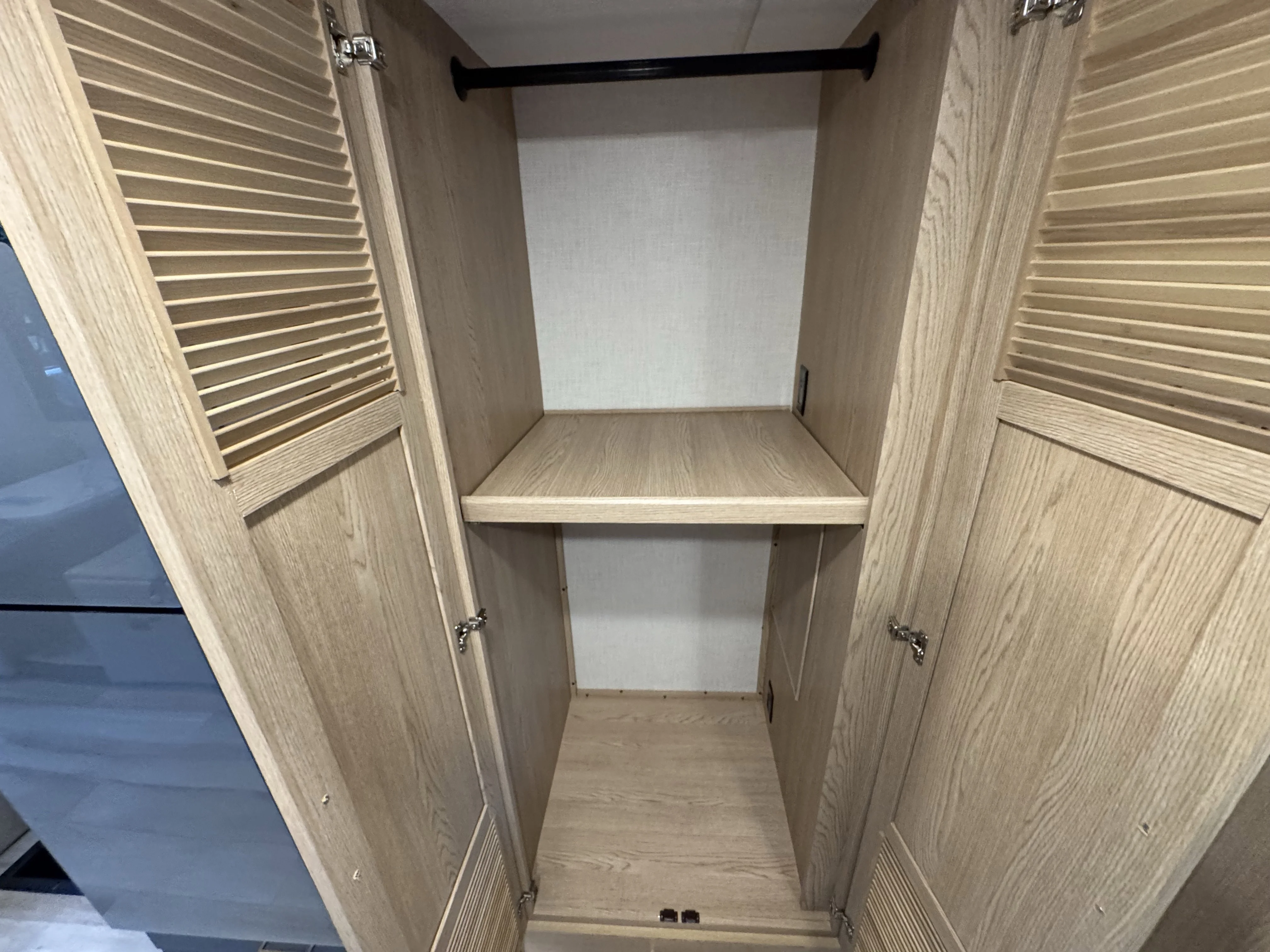 New 2026 White Thor Motor Coach  image 19