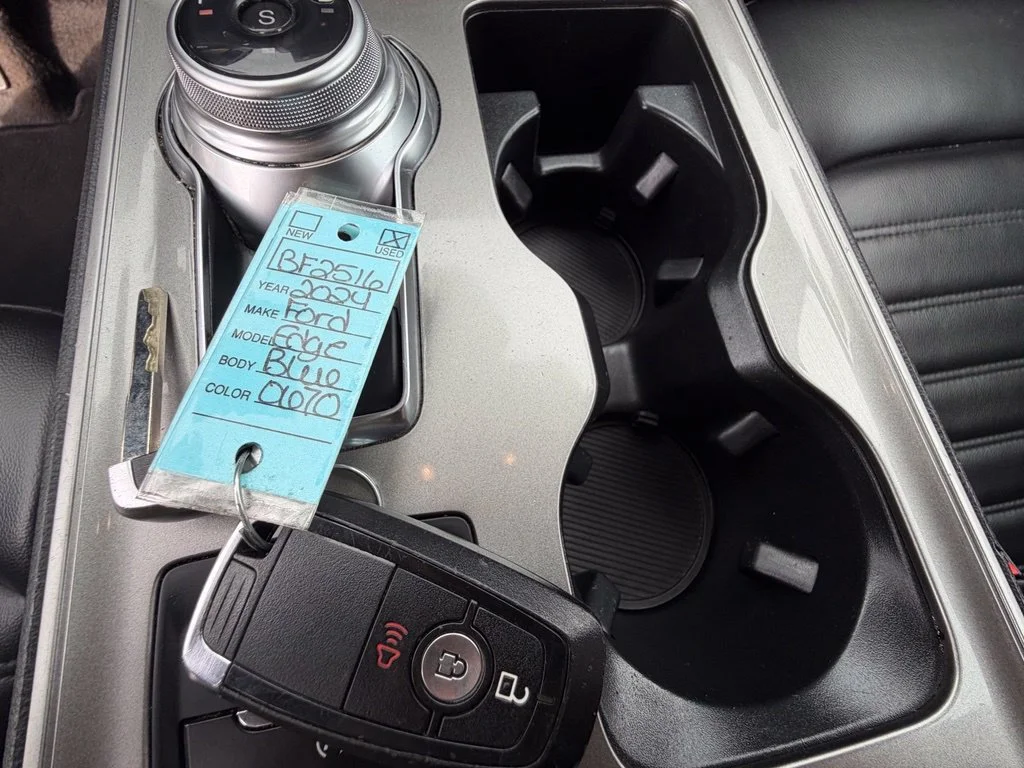 Used 2024 Blue Ford SEL image 28