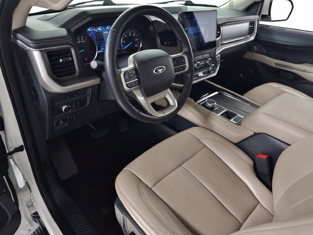 Used 2022 White Ford XLT image 17