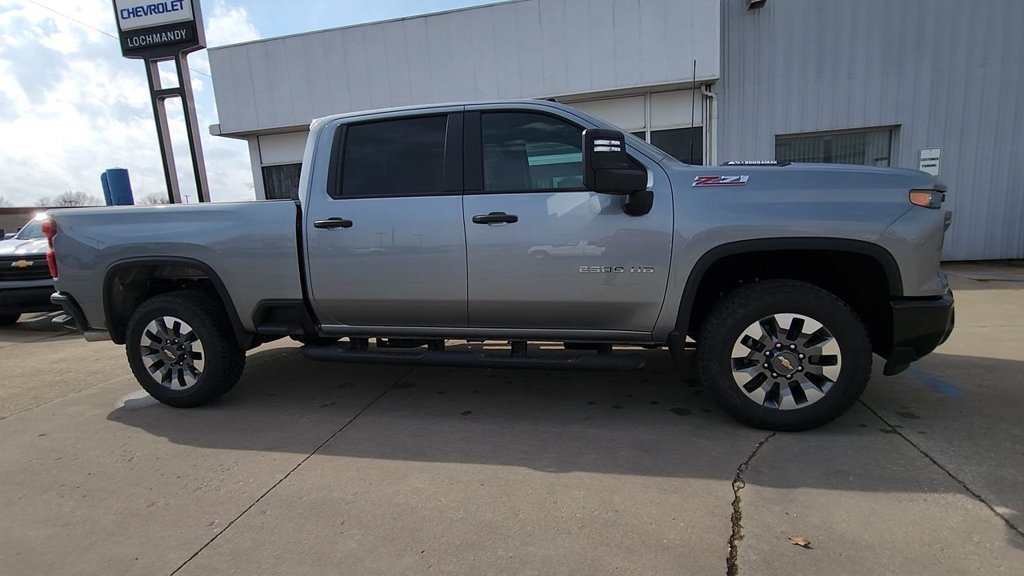 2026 Chevrolet Silverado 2500 HD Custom - Photo 9