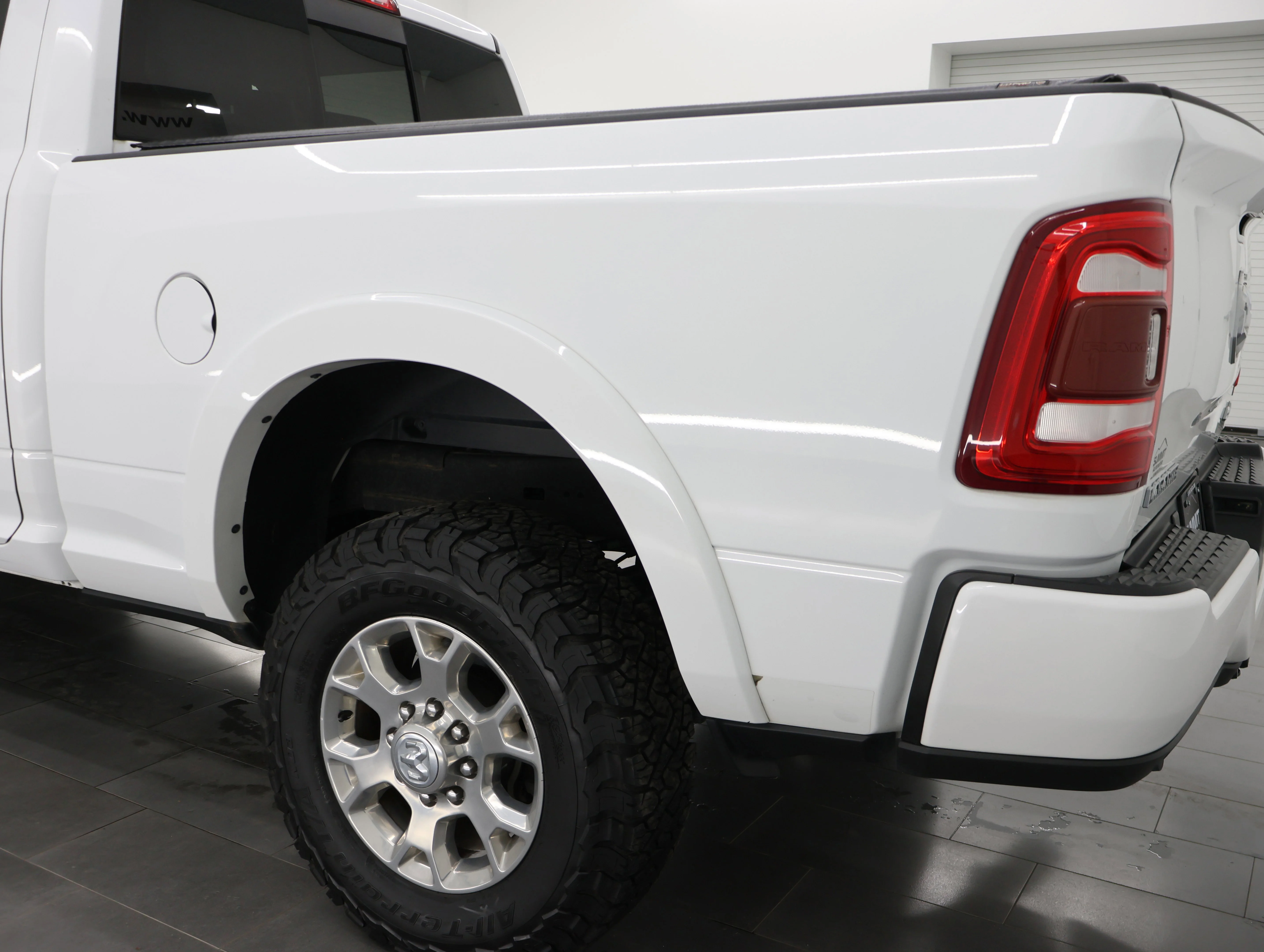 Used 2022 Bright White Clearcoat Ram Laramie image 28