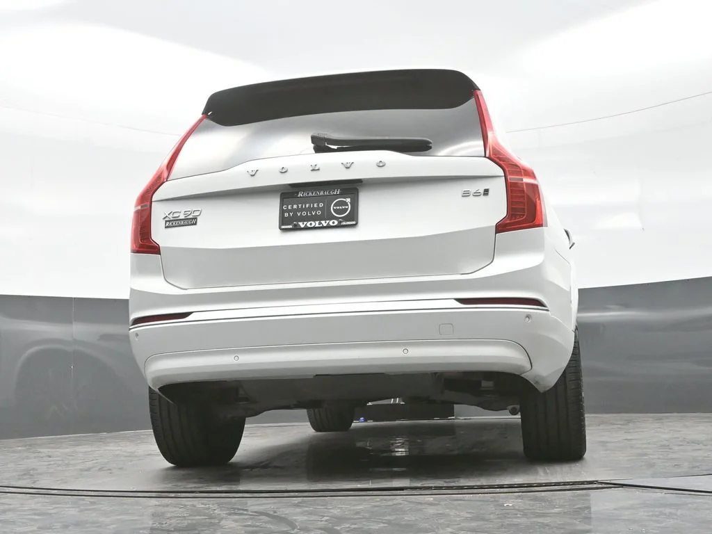 Certified Used 2024 Crystal White Volvo Plus image 27