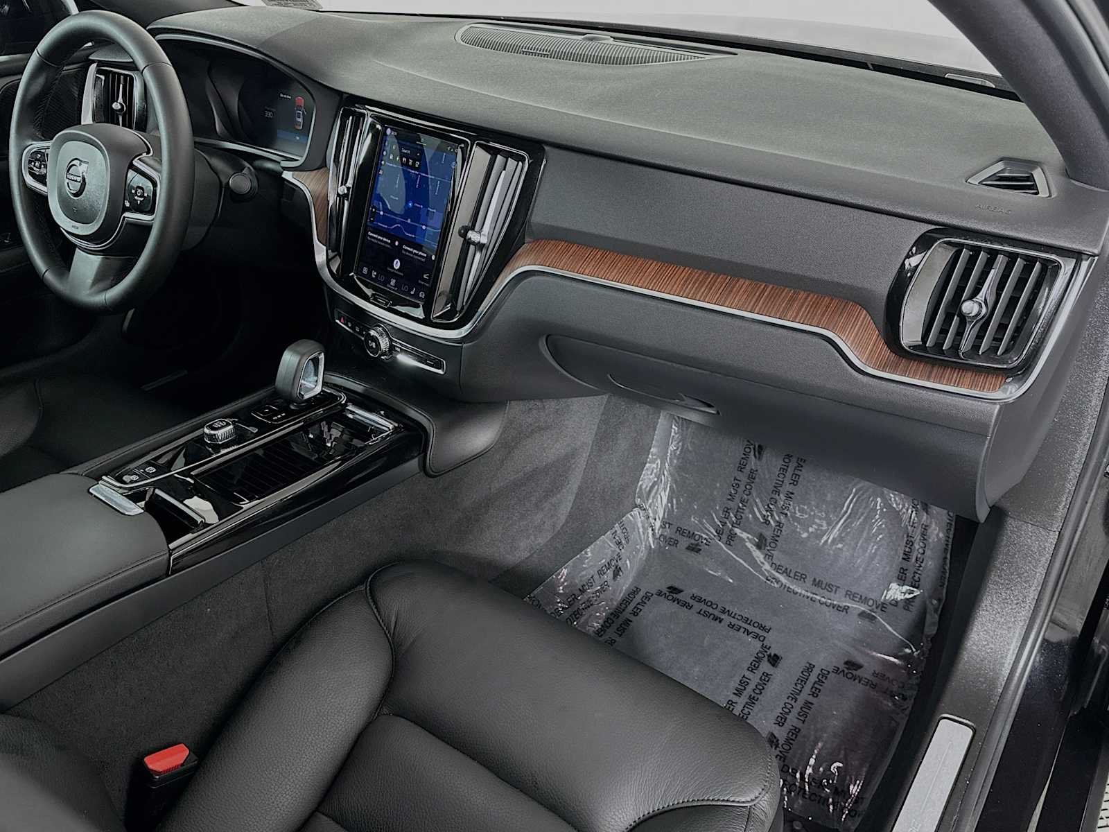 Certified Used 2023 Onyx Black Volvo Plus image 27