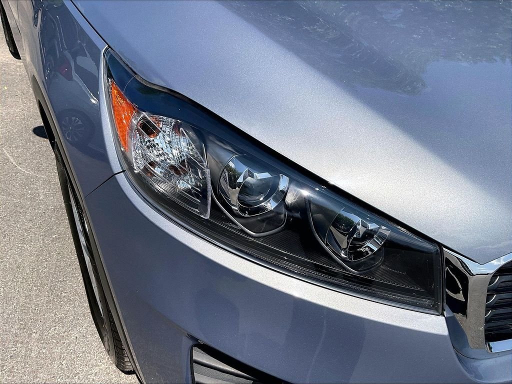 Used 2020 Silver Kia LX image 30