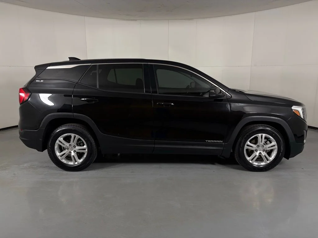 Used 2019 Black GMC SLE image 9
