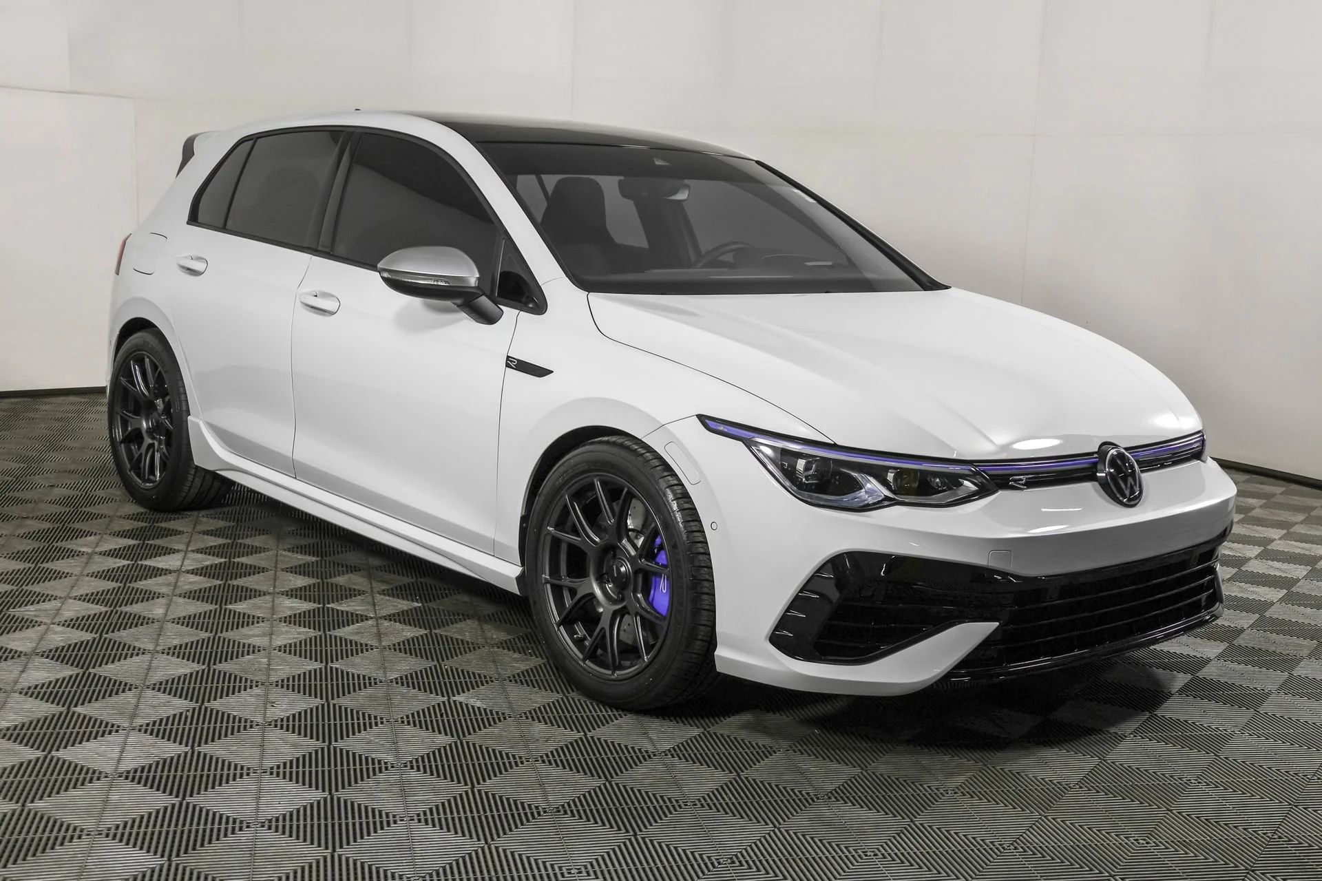 Used 2022 White Volkswagen NA image 9