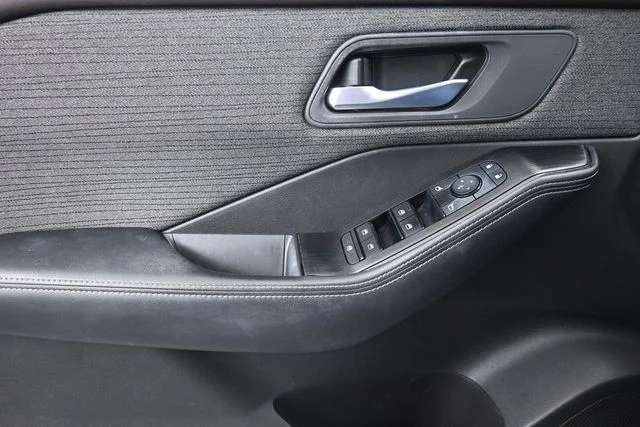 Used 2022 Silver Nissan SV image 23