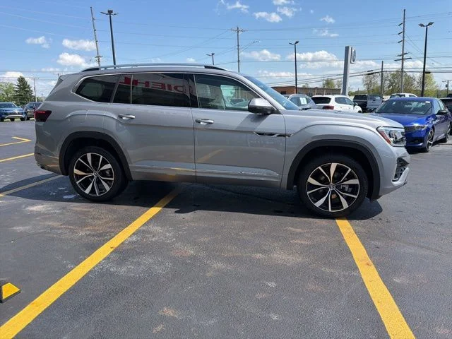 2026 Volkswagen Atlas SEL Premium R-Line - Photo 6