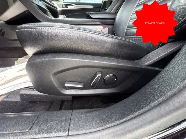Used 2019 Black Ford SE image 13