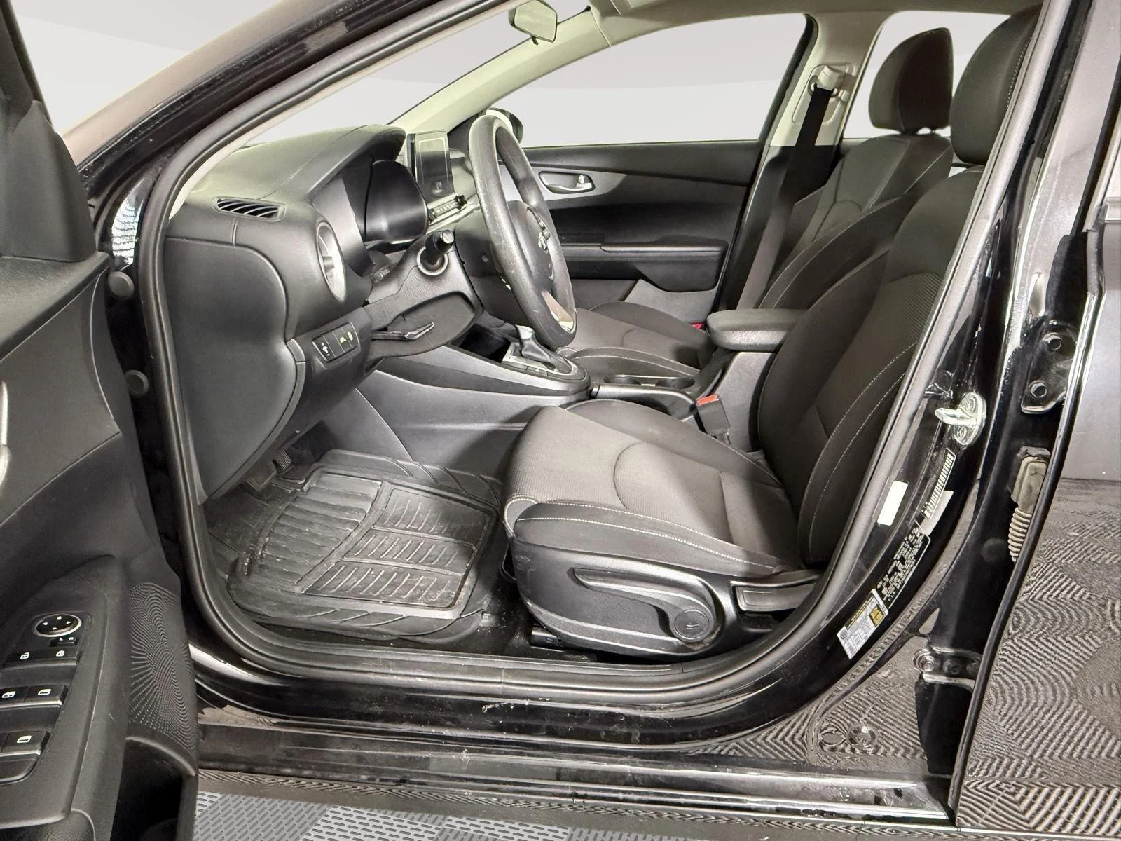 Used 2019 Aurora Black Pearl Kia LXS image 5