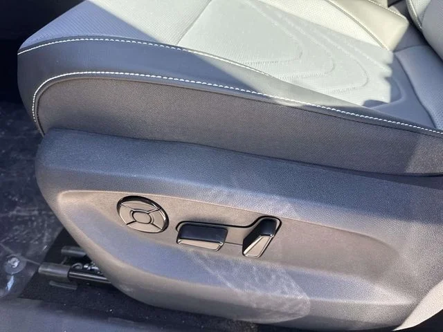 New 2026 White Volkswagen 2.0T SE image 13