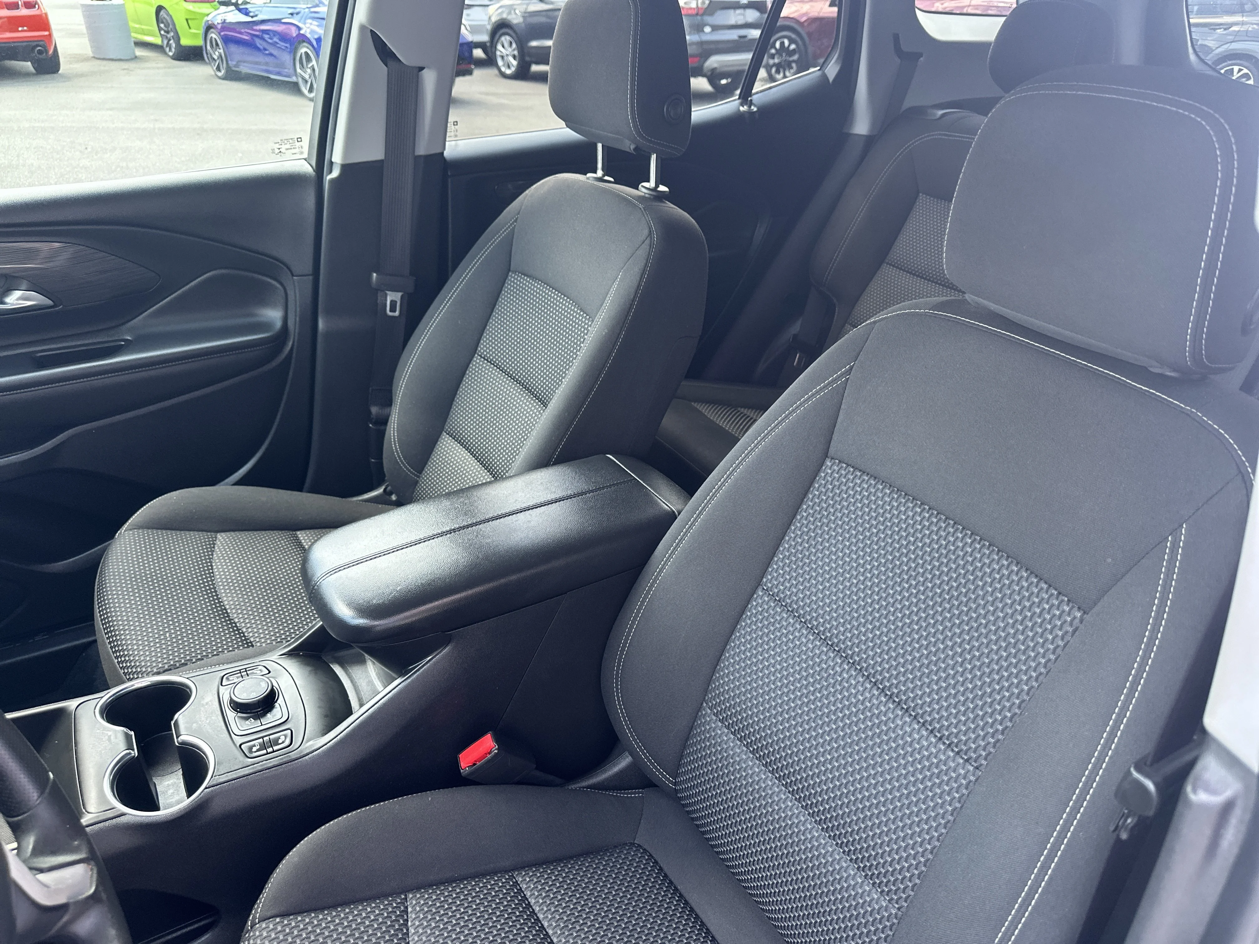 Used 2022 Quicksilver Metallic GMC SLE image 17