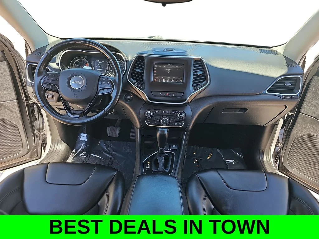 Used 2021 Silver Jeep Latitude Plus image 9