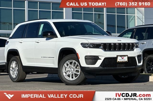 New 2025 Bright White Clear-Coat Exterior Paint Jeep Laredo X image 1