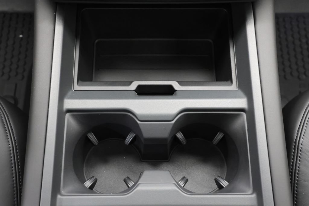 2026 Land Rover Defender X-Dynamic SE - Photo 25