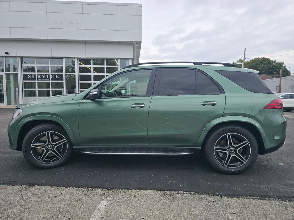 New 2026 MANUFAKTUR Ireland Mid Green Metallic Mercedes-Benz GLE 450 image 25
