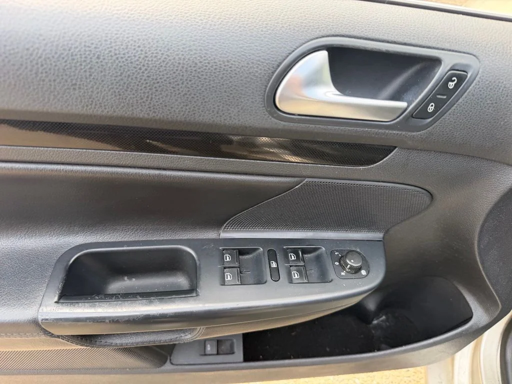 Used 2013 Silver Volkswagen 2.0L TDI image 11