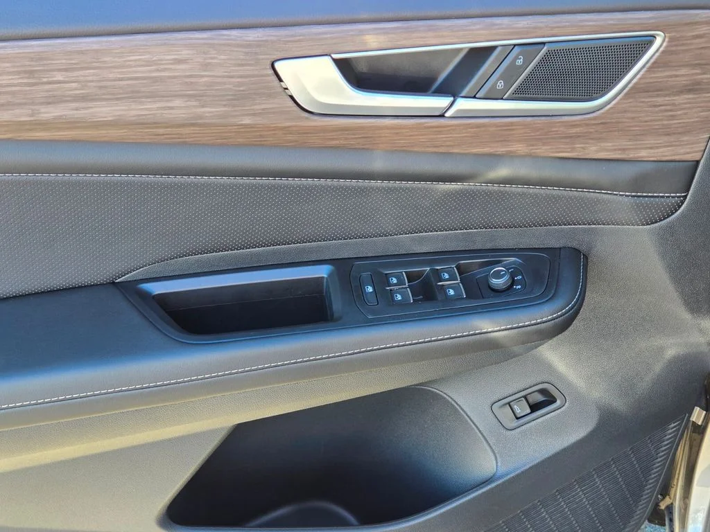 New 2026 Silver Volkswagen 2.0T SEL image 11
