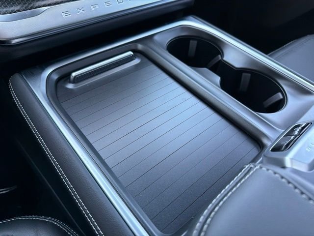 New 2027 Star White Metallic Tri-Coat Ford Platinum image 21