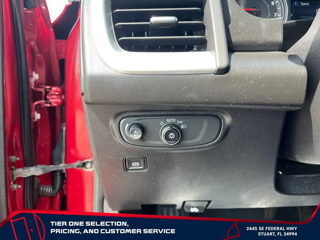 Used 2018 RED QUARTZ TINTCOAT GMC SLE image 25