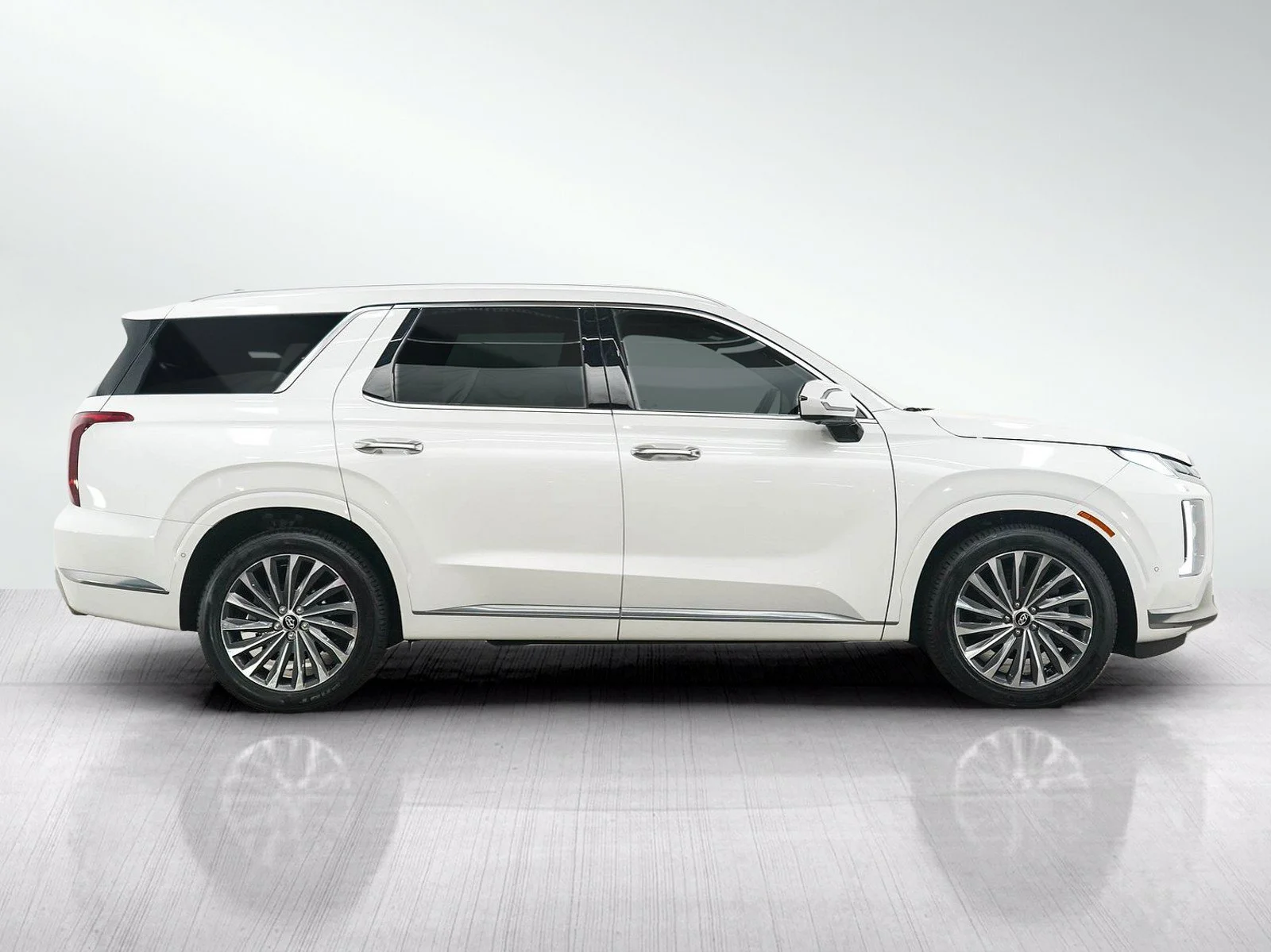 Used 2024 Hyper White Hyundai Calligraphy image 6