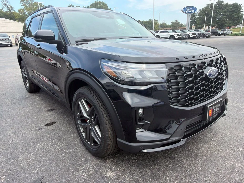 New 2026 Agate Black Metallic Ford ST-Line image 6