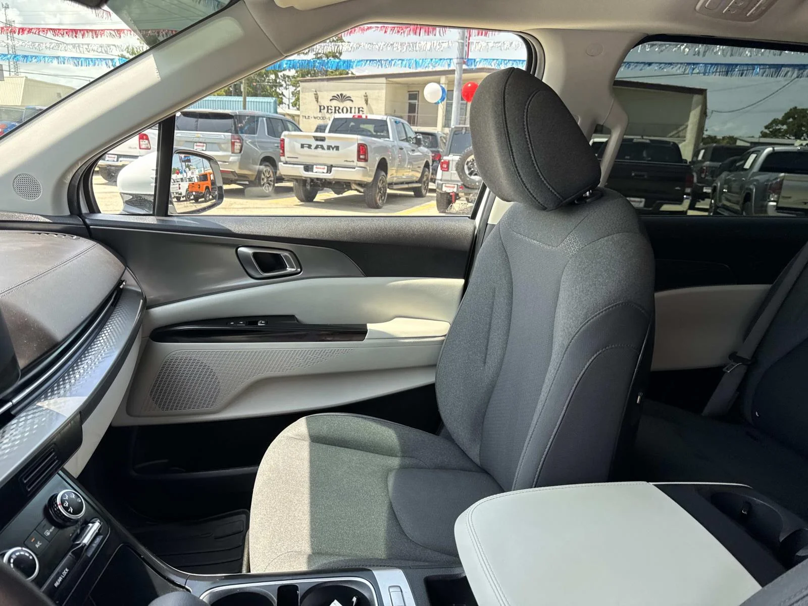 Used 2024 White Kia LX image 15