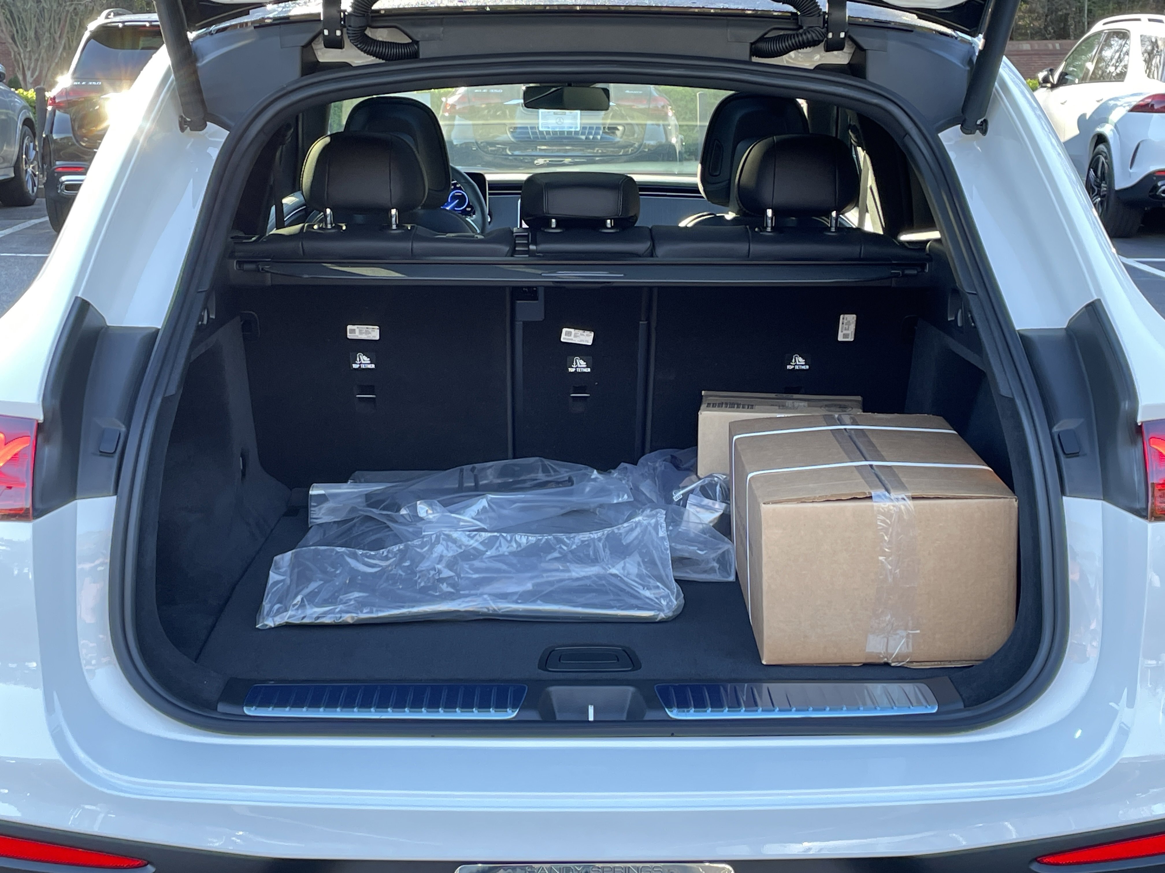 New 2026 Polar White Mercedes-Benz EQE 320 4MATIC® SUV image 9