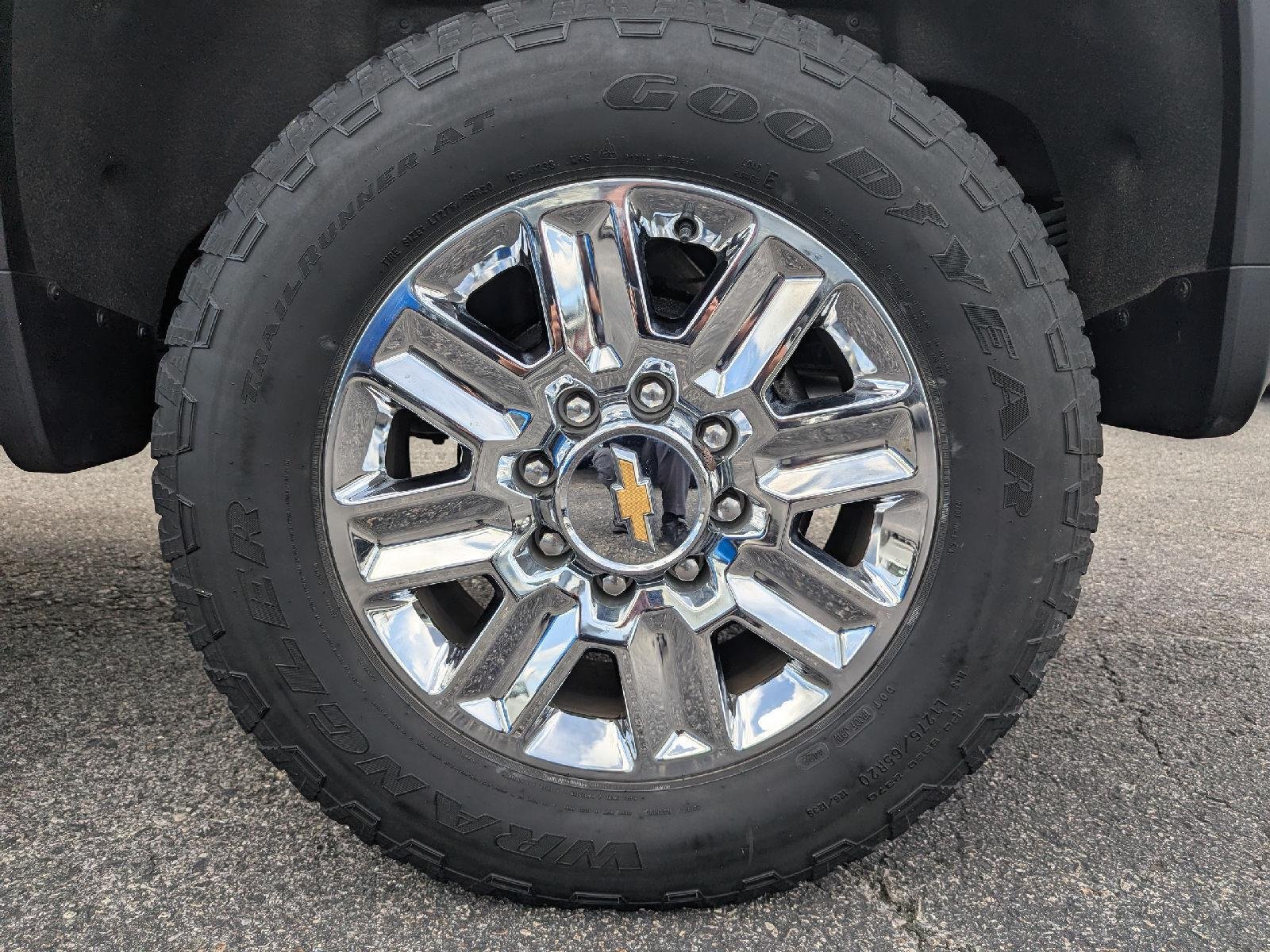 Used 2024 Black Chevrolet High Country image 11