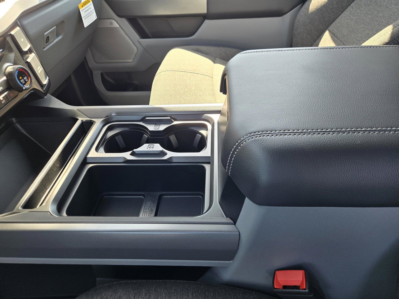 New 2027 Oxford White Ford F-350® XLT image 15