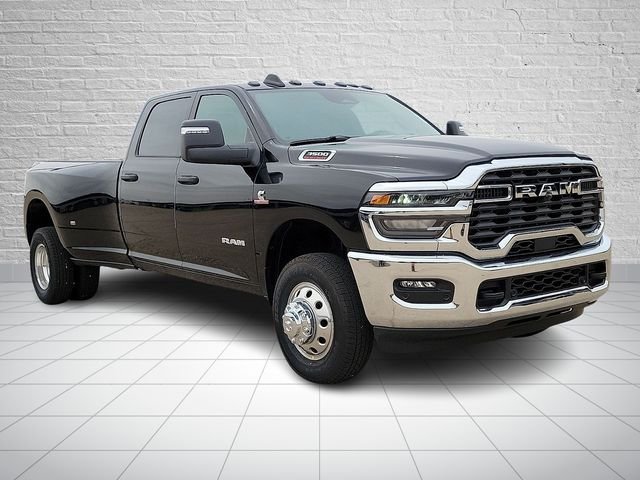 New 2026 Diamond Black Crystal Pearl-Coat Exterior Paint RAM Big Horn image 6