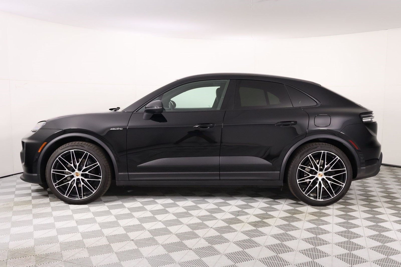 Certified 2026 Porsche Macan Base with VIN WP1AD2XA5TL075472 for sale in Pasadena, CA