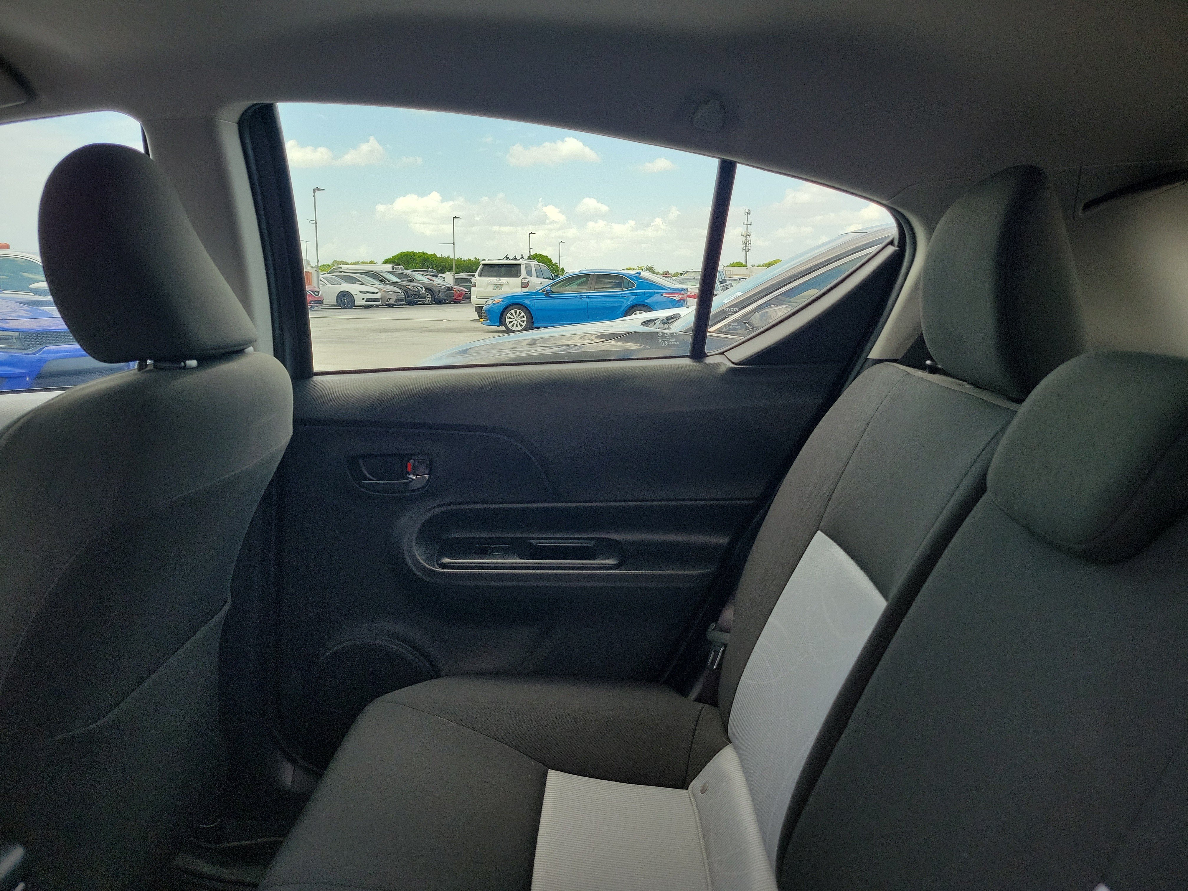 Used 2019 Magnetic Gray Metallic Toyota L image 13