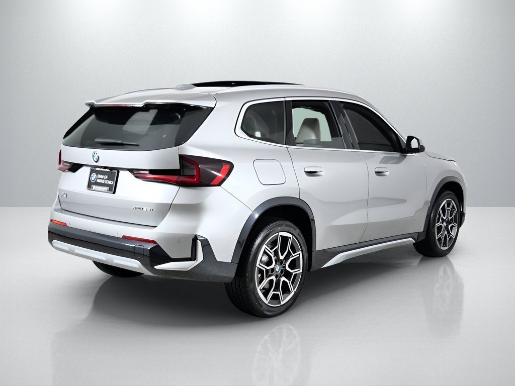 Used 2026 Space Silver Metallic BMW xDrive28i image 10