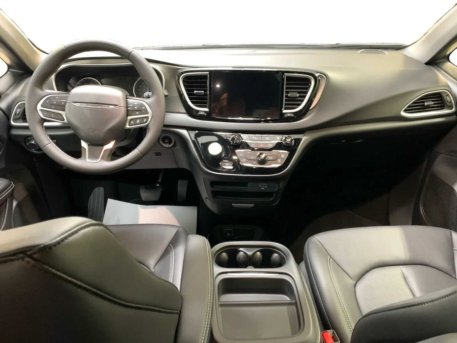 New 2027 Bright White Chrysler SXT image 12