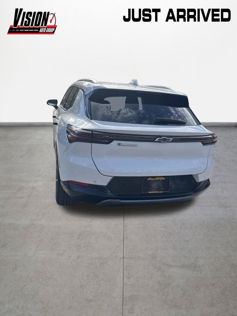 Used 2024 White Chevrolet LT image 10