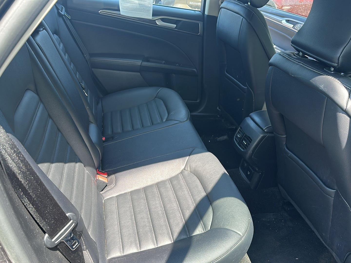 Used 2018 Magnetic Ford SE image 13