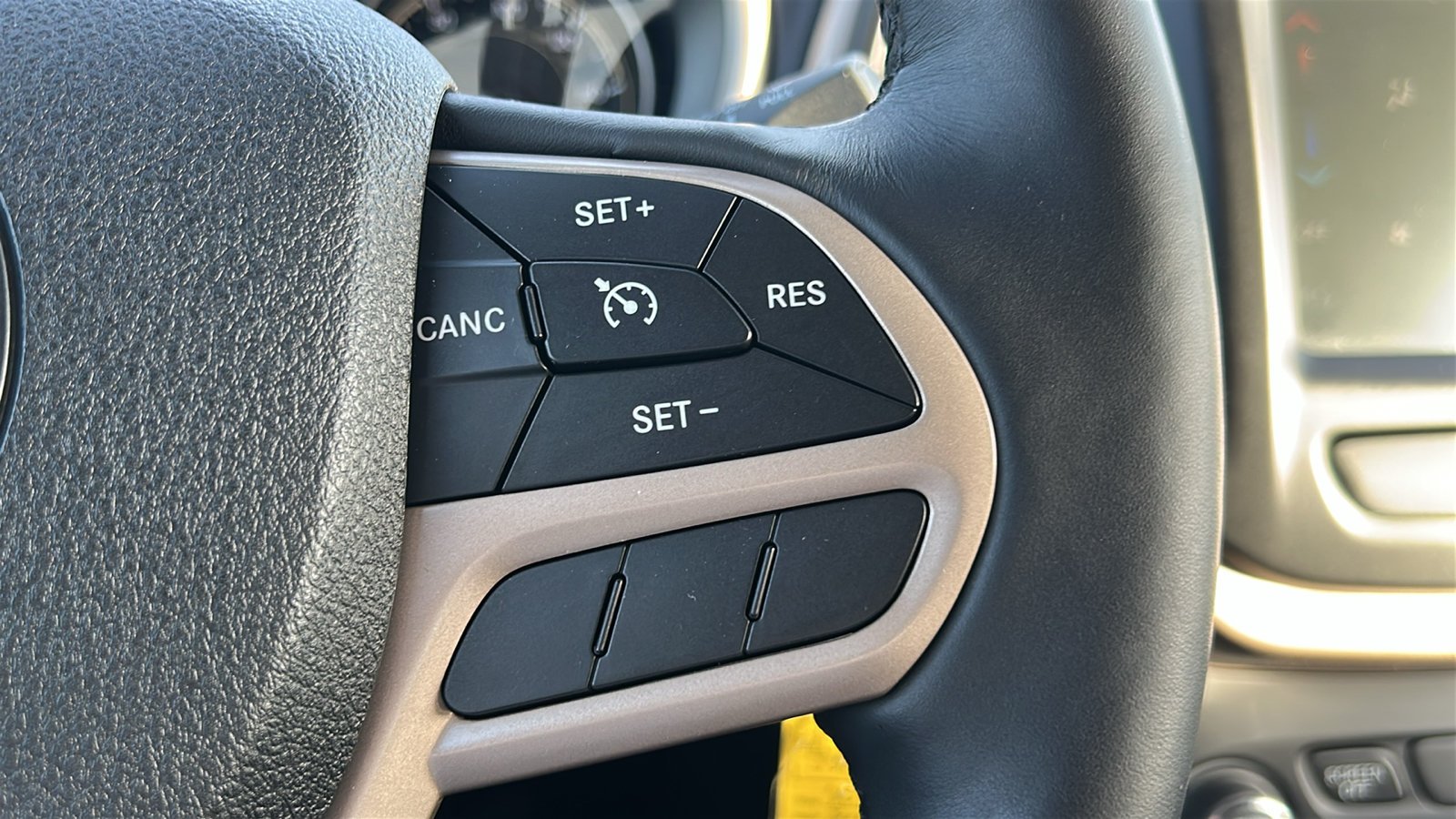 Used 2017 Black Jeep Latitude image 24