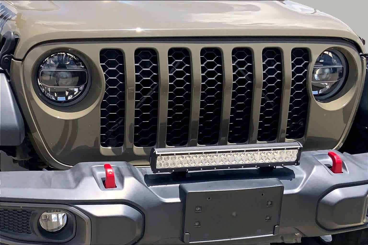 Used 2020 Gator Clearcoat Jeep Sport S image 28