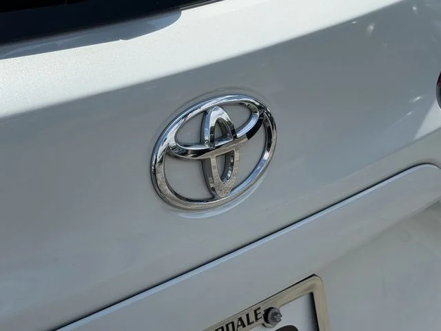 Used 2022 Beige Toyota XLE image 17