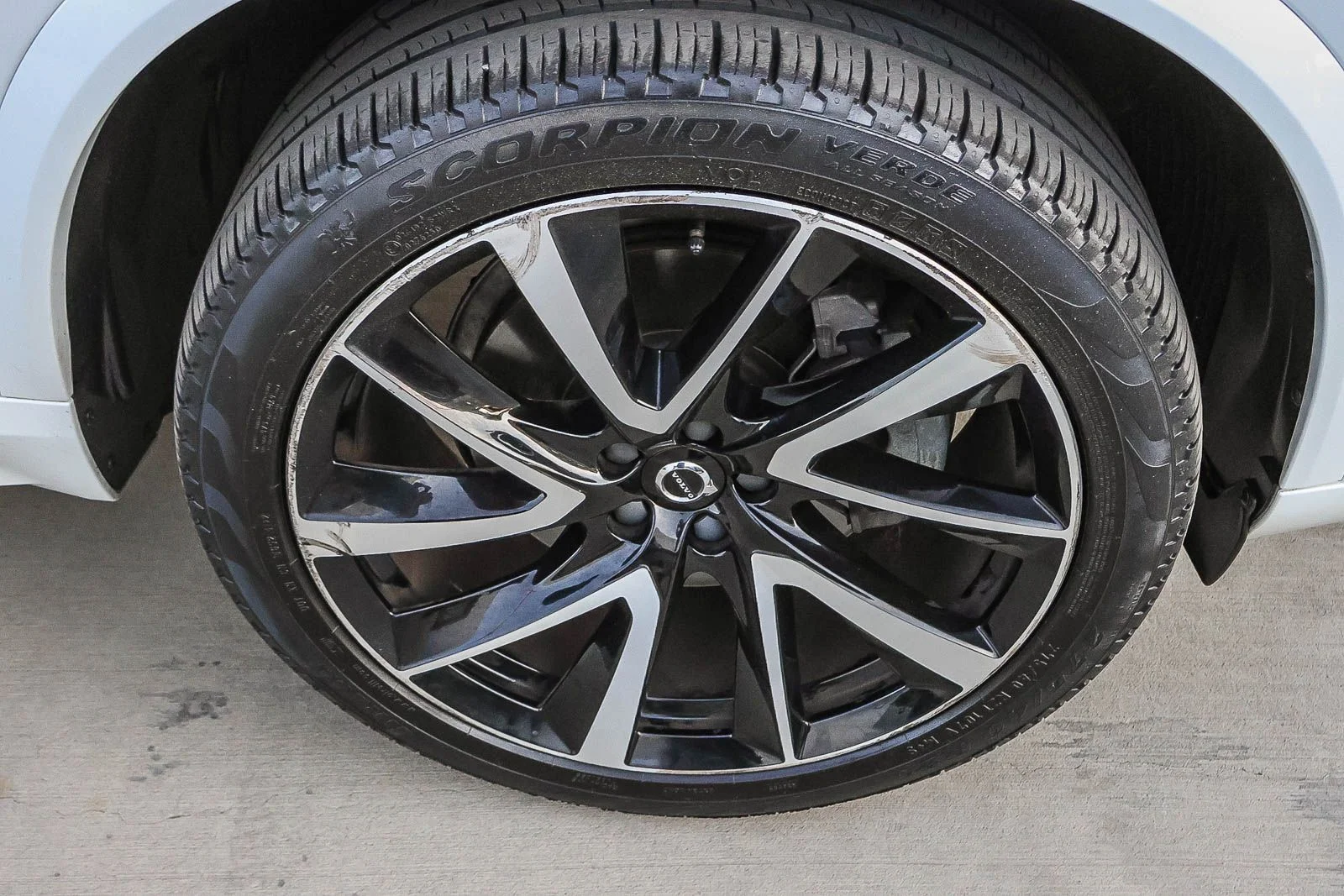 2023 Volvo XC90 Plus - Photo 11