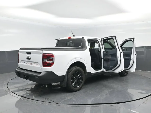 Certified Used 2024 Oxford White Ford Lariat image 31