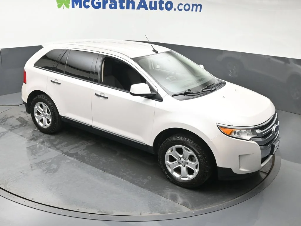 Used 2011 White Ford SEL image 3
