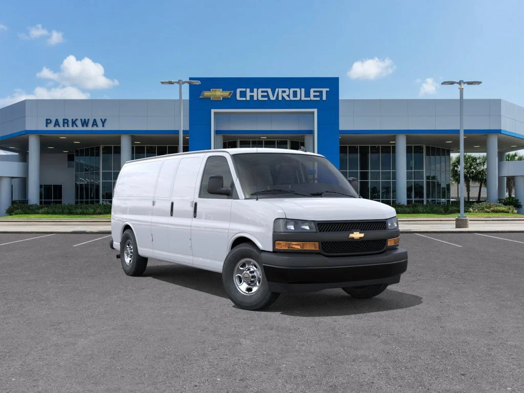 New 2025 Summit White Chevrolet WT image 1