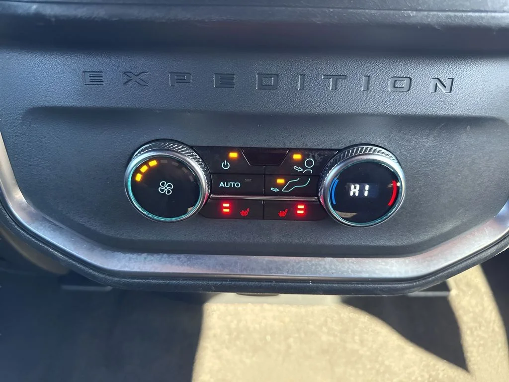 Used 2025 Silver Ford Platinum image 15